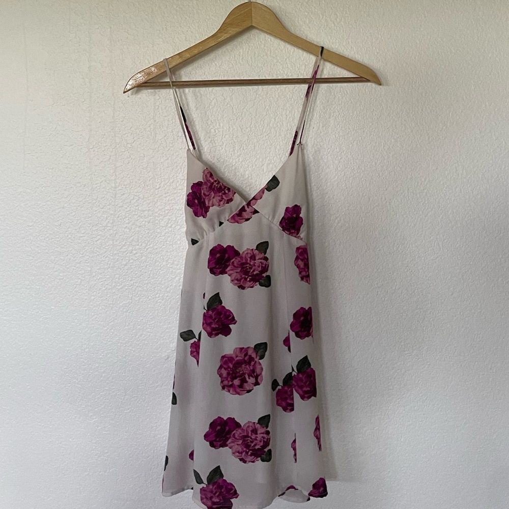 Floral mini flowey dress